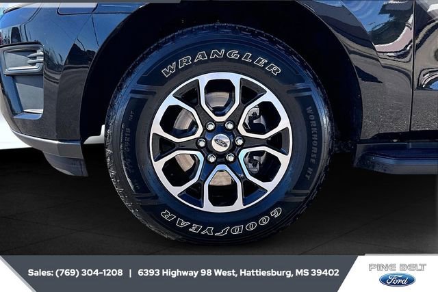 Certified 2024 Ford Expedition XLT image 9