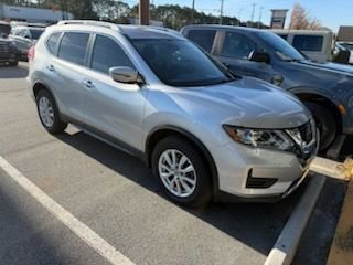 Used 2020 Nissan Rogue SV image 2