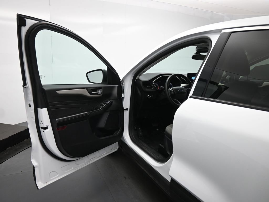 Certified 2022 Ford Escape SE image 36