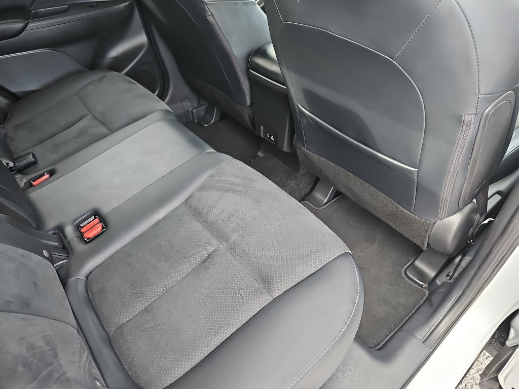 Used 2025 Mitsubishi Eclipse Cross AWD image 11