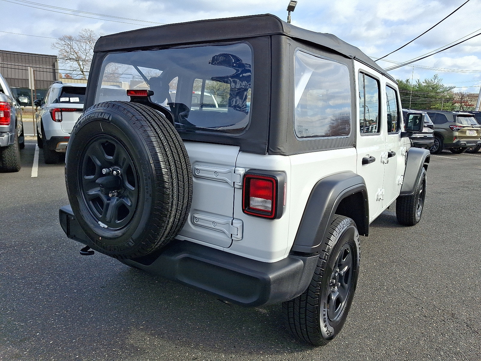 Used 2022 Jeep Wrangler Unlimited Sport image 4