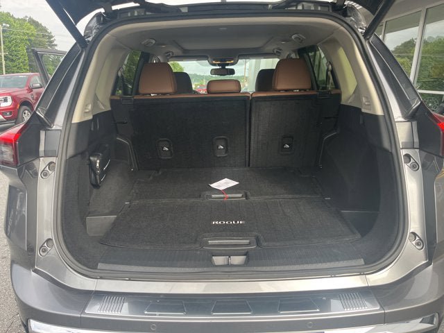 Used 2024 Nissan Rogue Platinum AWD/4WD image 7