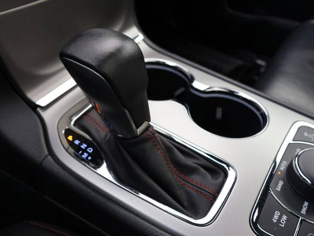 Used 2018 Jeep Grand Cherokee Trailhawk w/ Trailhawk Luxury Group AWD/4WD image 19