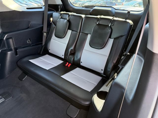 Certified 2022 Ford Explorer XLT w/ Equipment Group 202A image 8