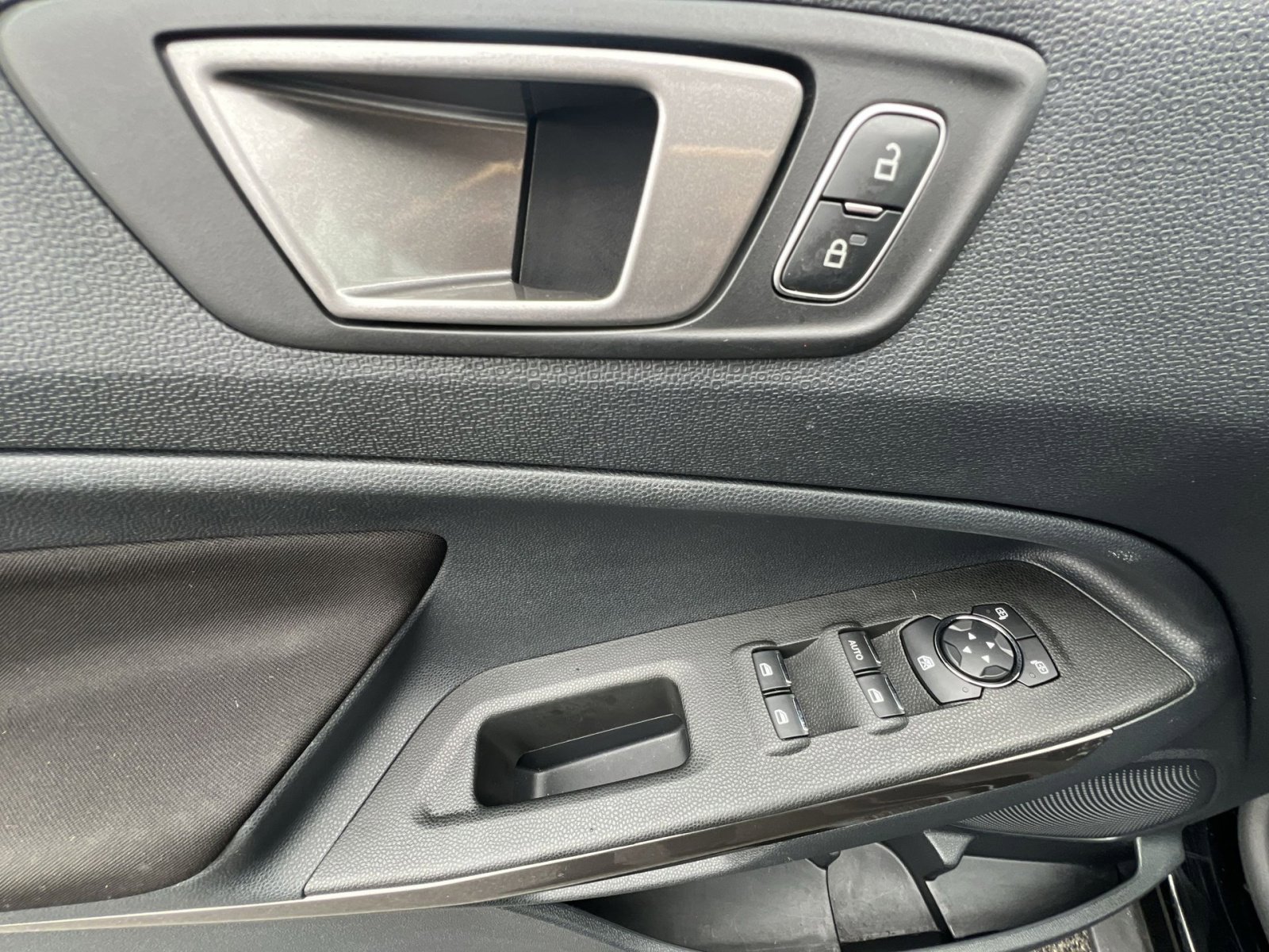 Certified 2020 Ford EcoSport SE w/ SE Convenience Package image 15