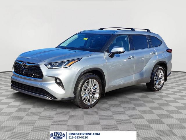 Used 2024 Toyota Highlander Platinum AWD/4WD image 1