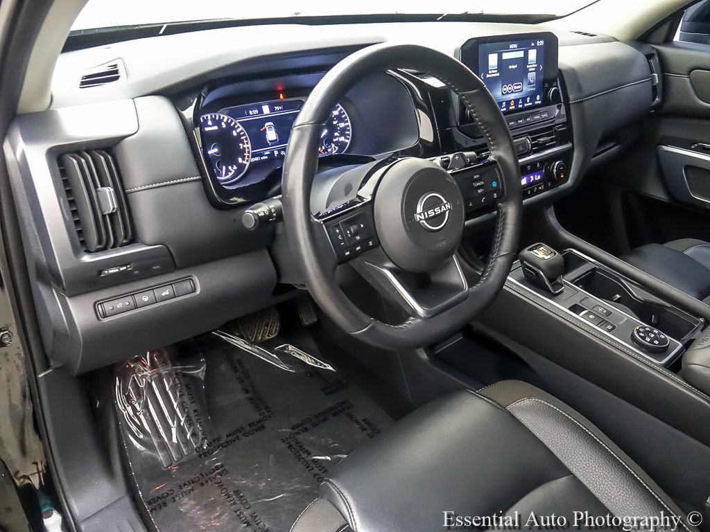Used 2025 Nissan Pathfinder SL AWD/4WD image 10