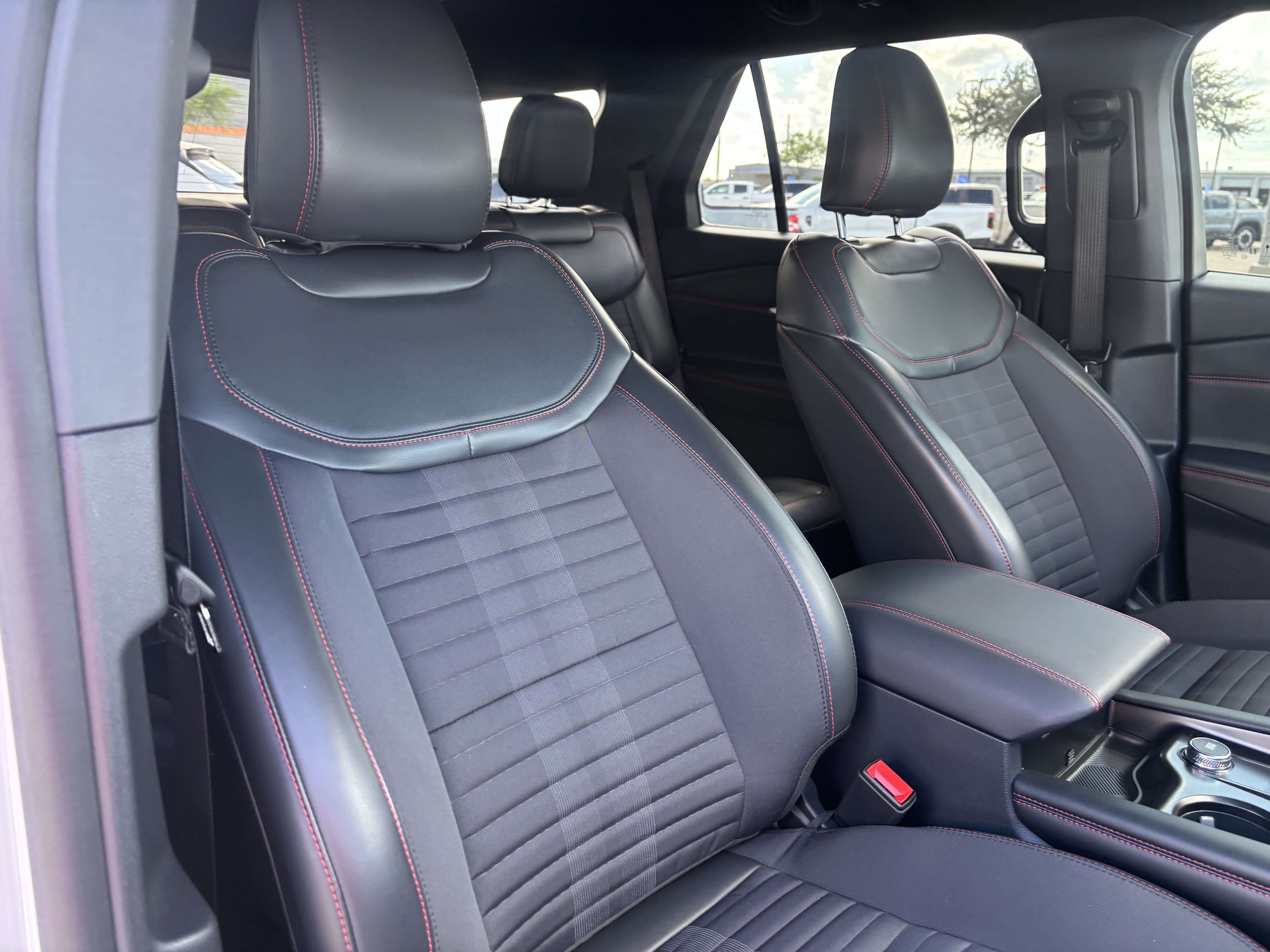 Certified 2026 Ford Explorer ST-Line w/ ST-Line Street Pack RWD image 28