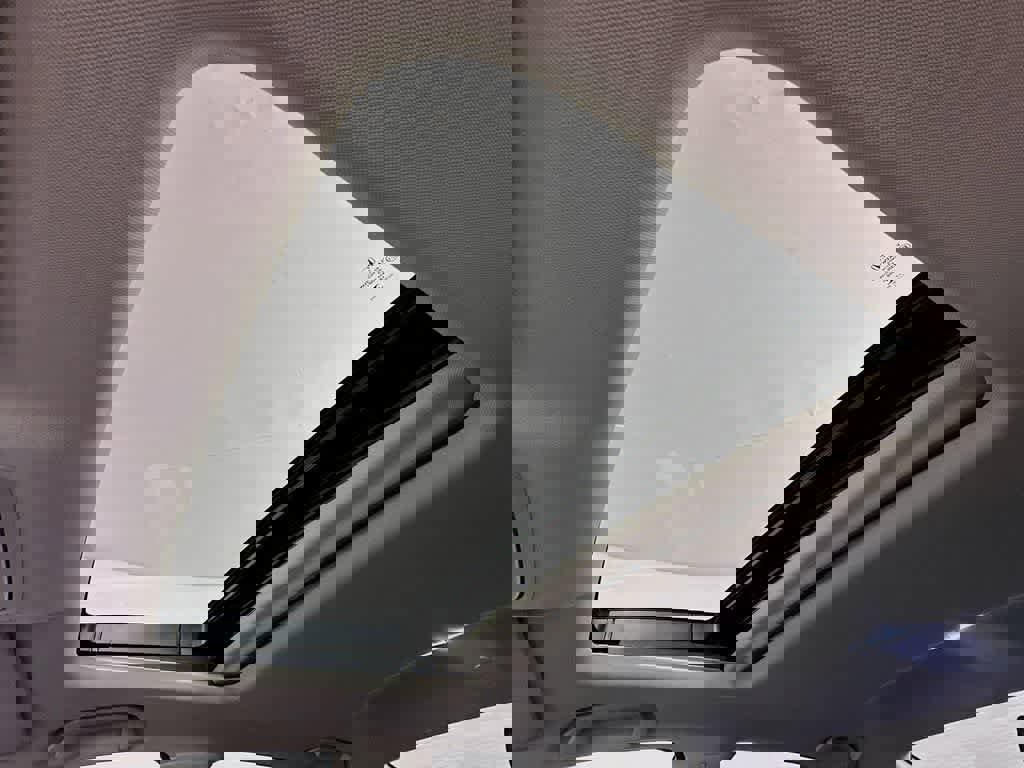 Used 2022 Honda Accord EX-L image 31