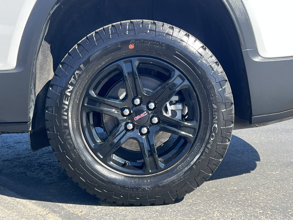 Used 2023 GMC Acadia AT4 w/ Trailering Package AWD/4WD image 13