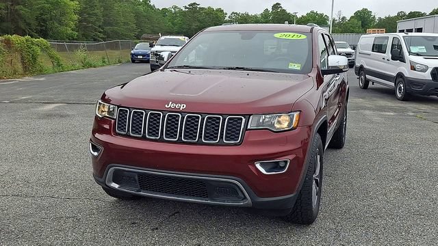 Used 2019 Jeep Grand Cherokee Limited AWD/4WD image 3