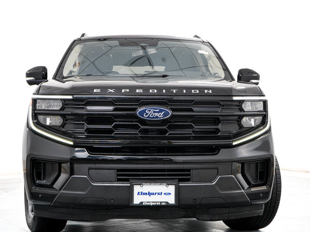 Certified 2025 Ford Expedition Active AWD/4WD image 3