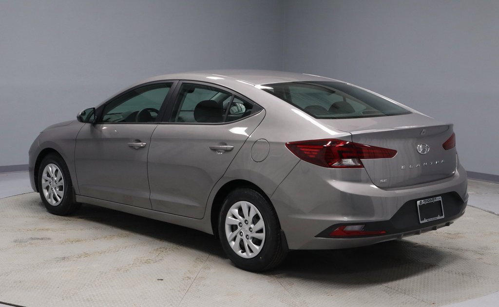 Used 2020 Hyundai Elantra SE w/ Winter Weather Package image 8