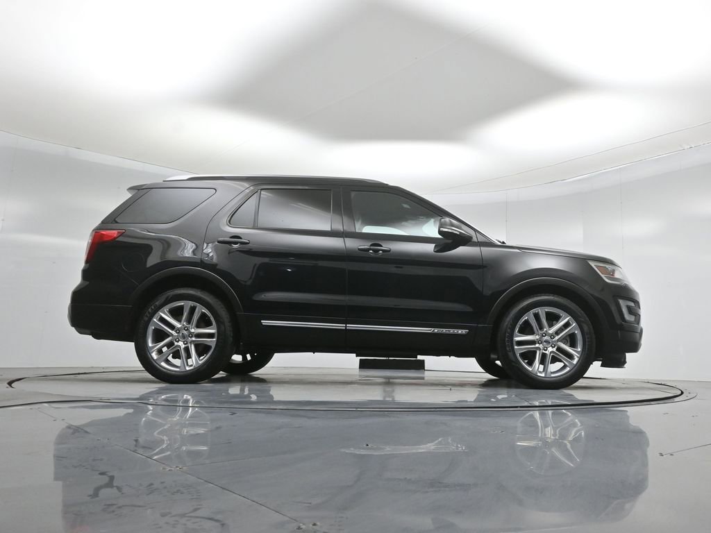 Certified 2017 Ford Explorer XLT w/ Equipment Group 202A image 51
