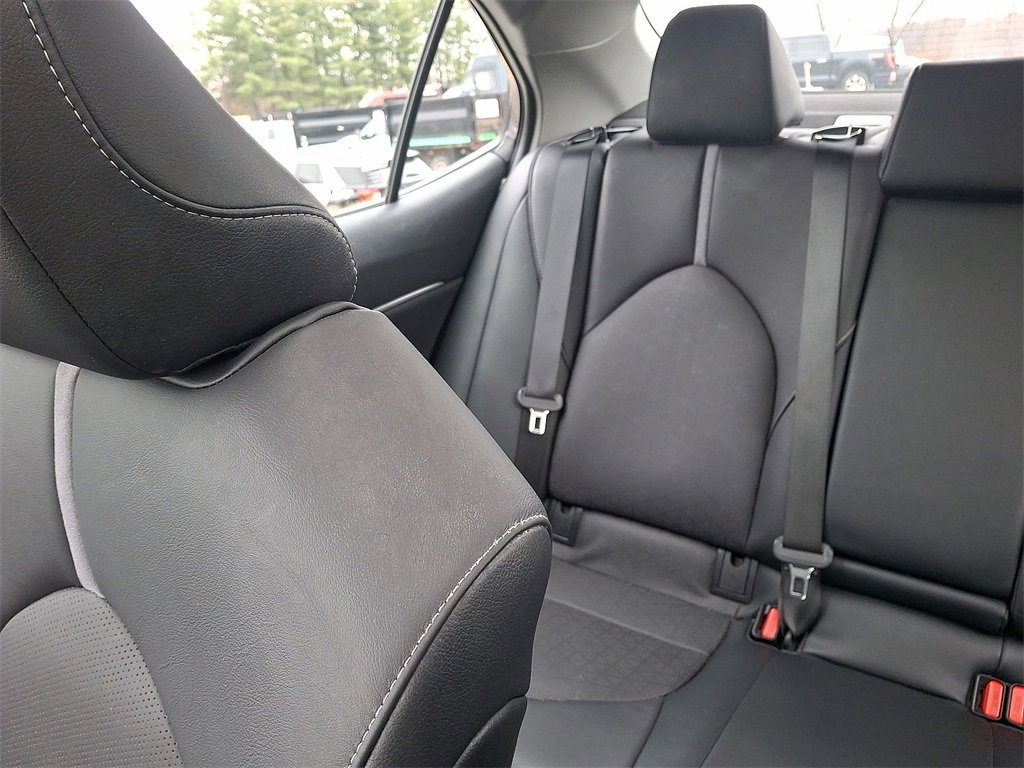 Used 2021 Toyota Camry XSE image 12