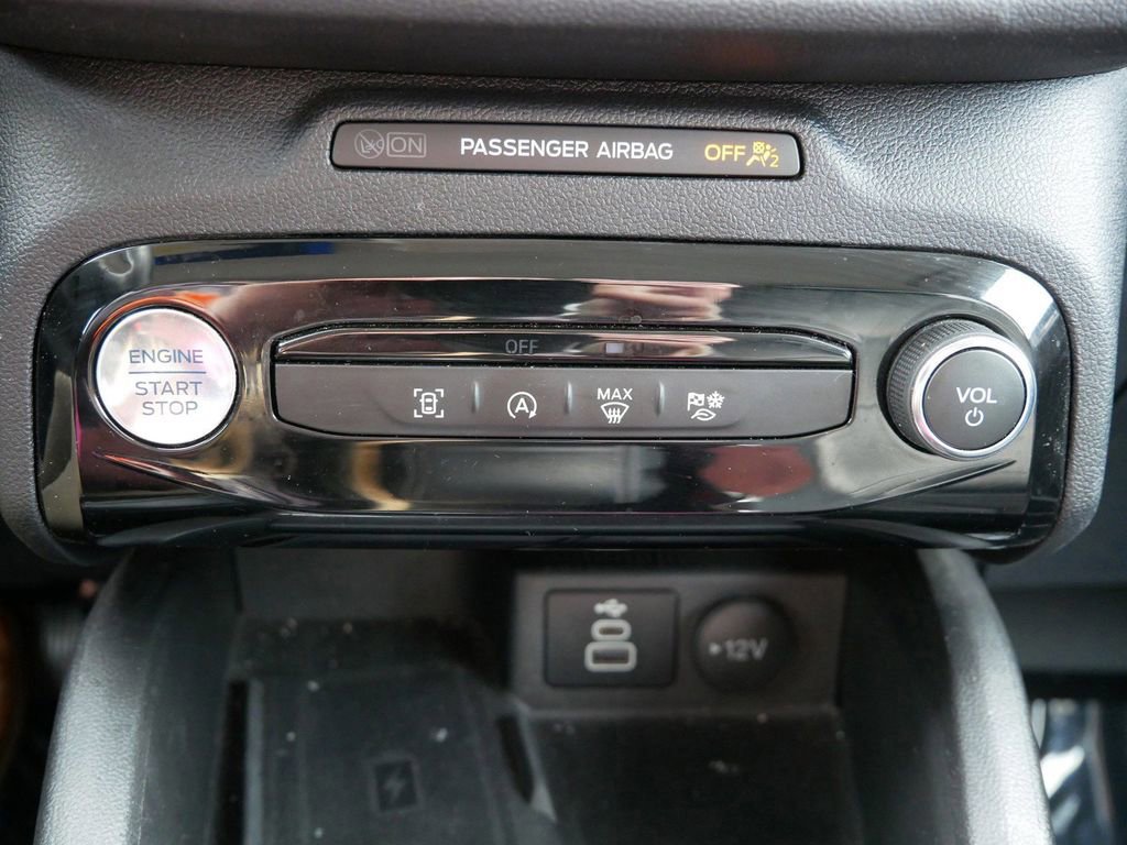 Certified 2025 Ford Escape Platinum image 24