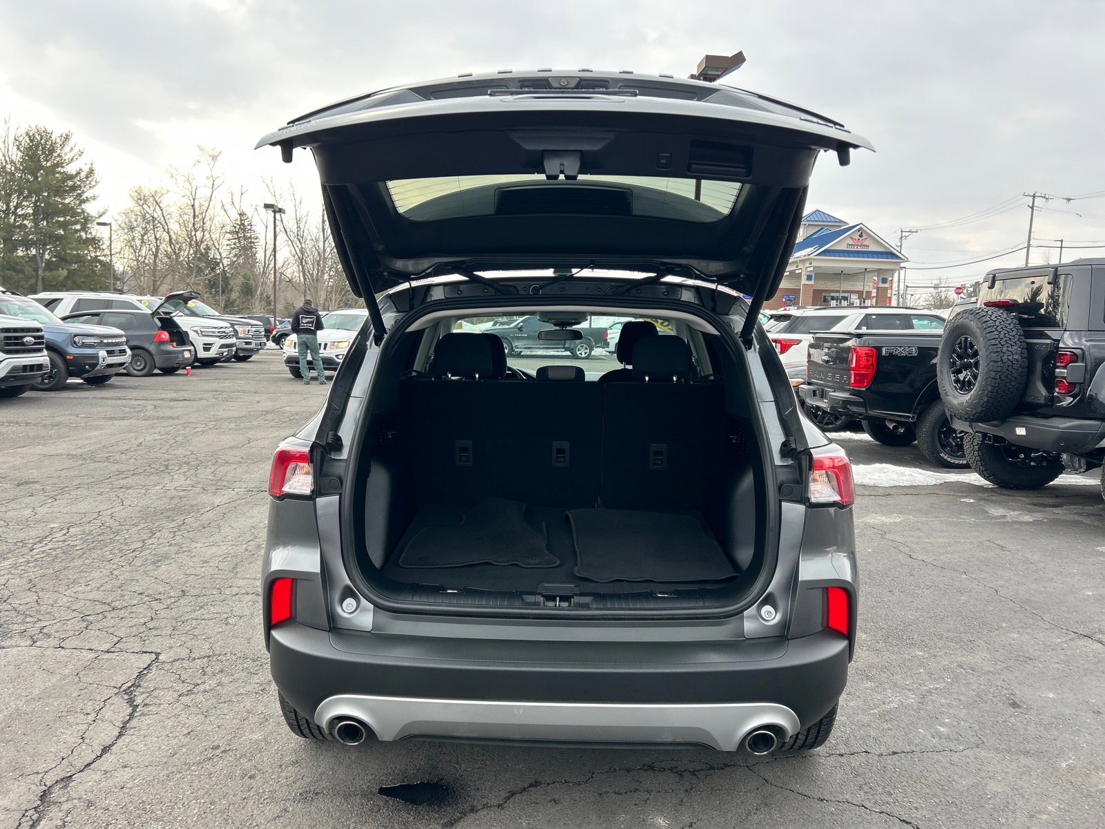 Certified 2022 Ford Escape SE w/ Convenience Package image 12