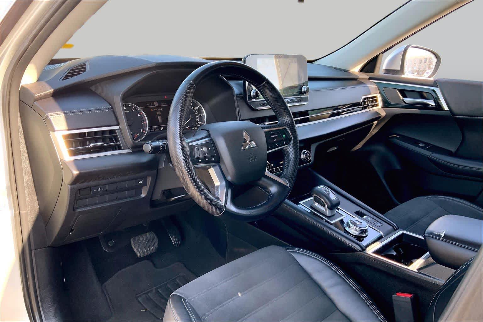 Used 2022 Mitsubishi Outlander SE FWD image 16