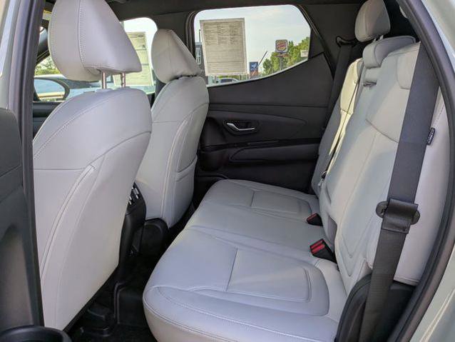 Used 2025 Hyundai Santa Cruz SEL FWD image 14