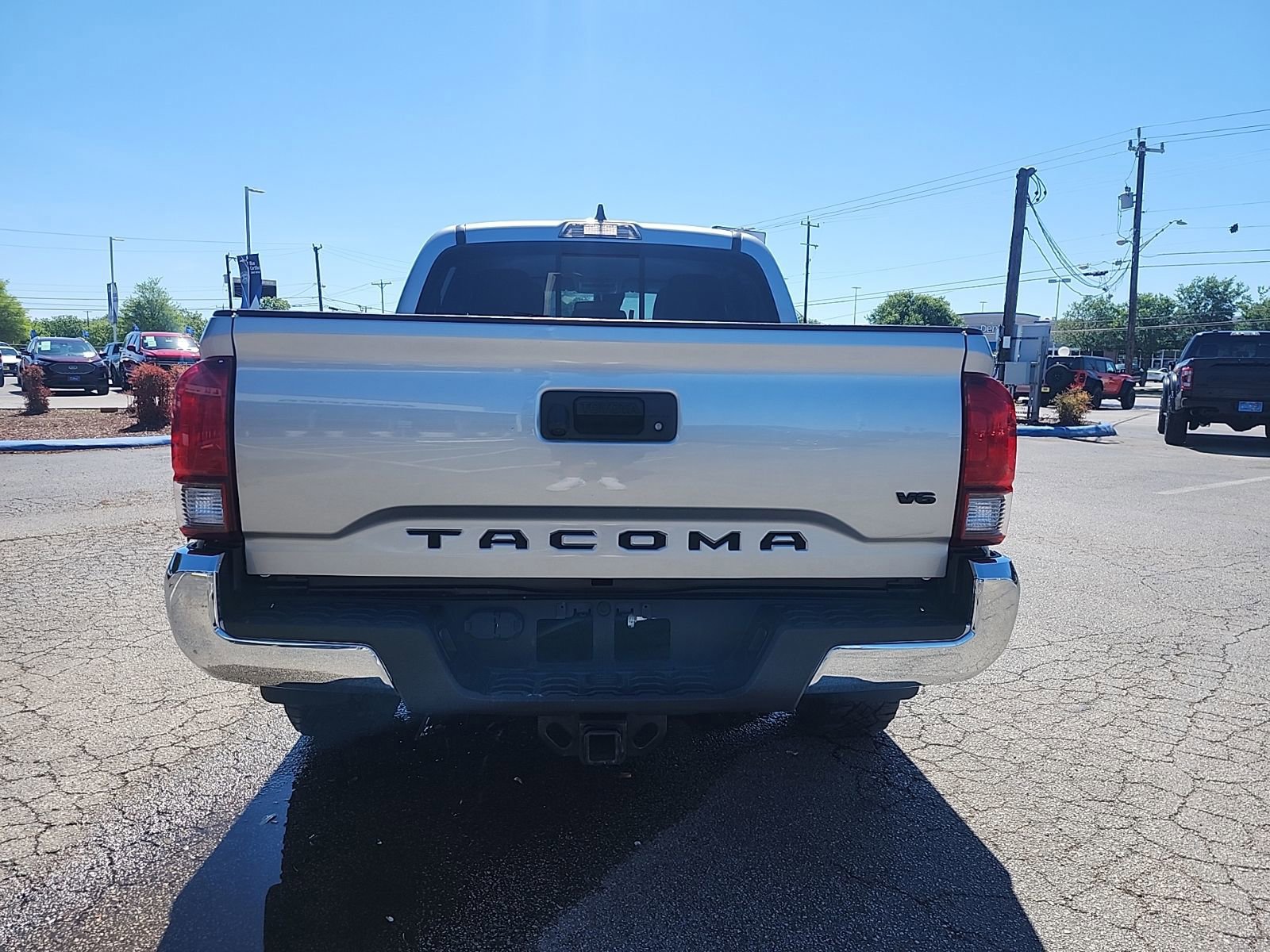 Used 2022 Toyota Tacoma SR5 RWD image 4