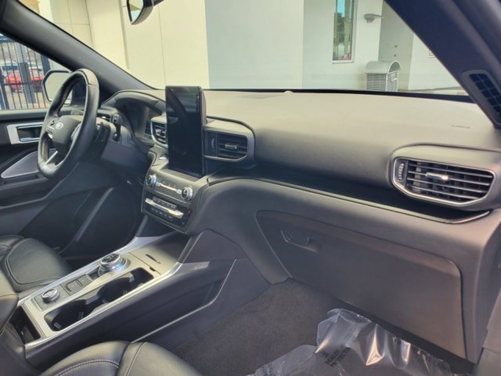 Certified 2020 Ford Explorer ST w/ Premium Technology Package image 33