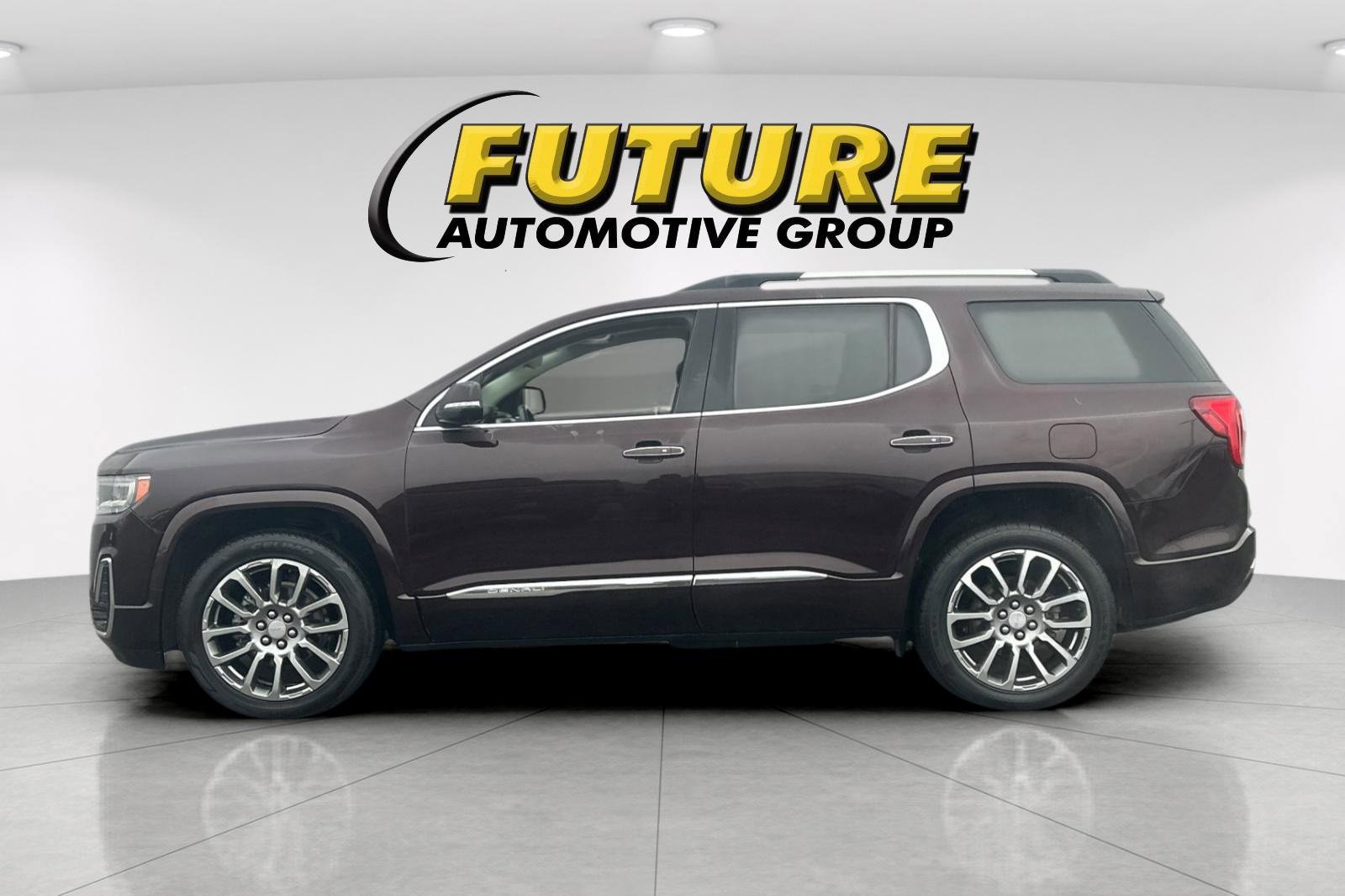 Used 2021 GMC Acadia Denali w/ Denali Technology Package image 2