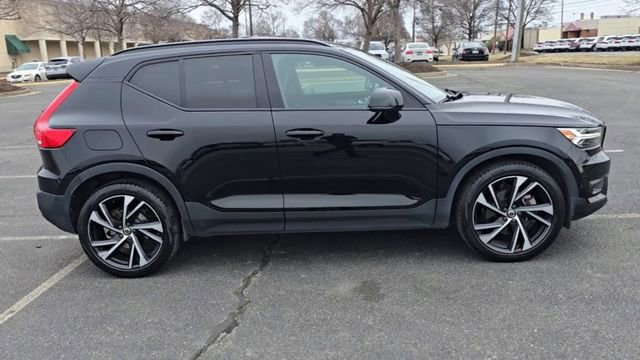 Used 2019 Volvo XC40 T5 R-Design image 7
