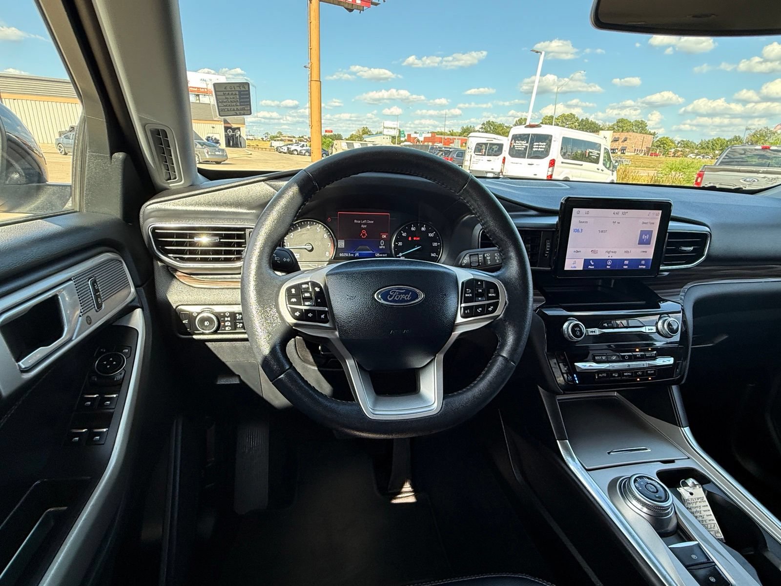 Certified 2024 Ford Explorer Limited RWD image 12