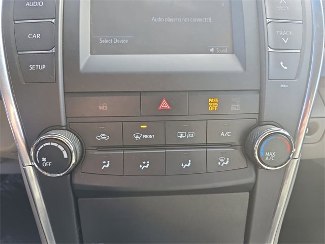 Used 2017 Toyota Camry LE image 18