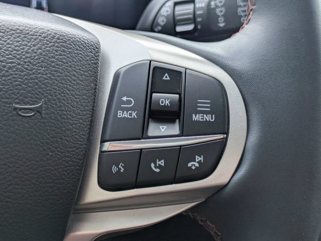 Certified 2025 Ford Explorer Active RWD image 26