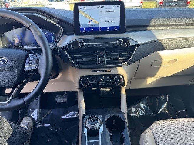 Certified 2022 Ford Escape Titanium w/ Class II Trailer Tow Package image 17