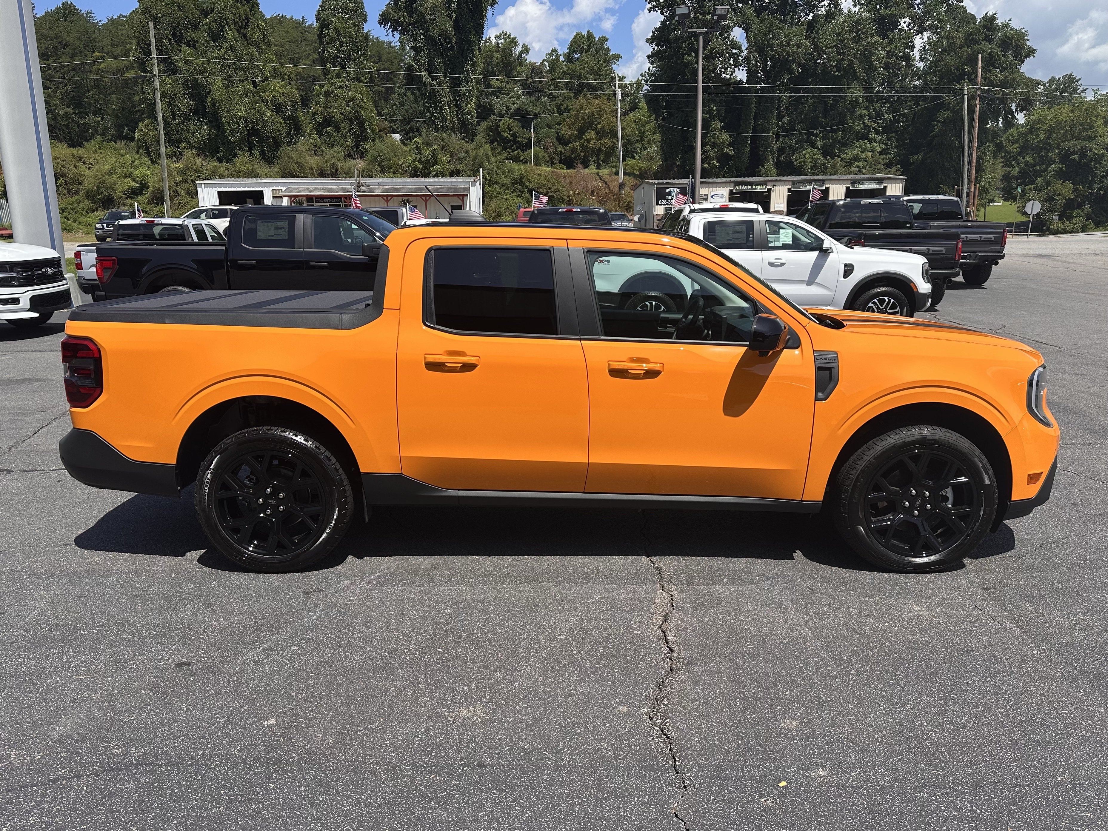 Certified 2026 Ford Maverick Lariat w/ Black Appearance Package AWD/4WD image 7