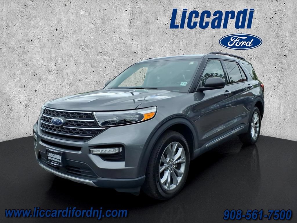 Certified 2023 Ford Explorer XLT w/ Equipment Group 202A AWD/4WD image 3