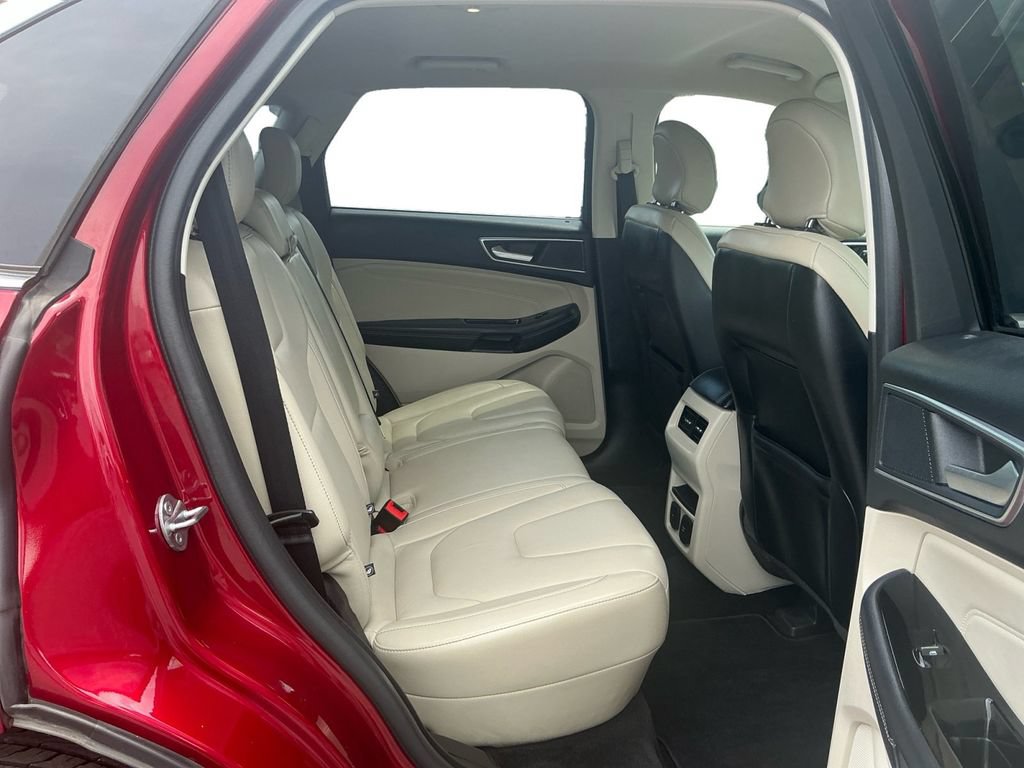 Certified 2018 Ford Edge Titanium w/ Technology Package FWD image 23