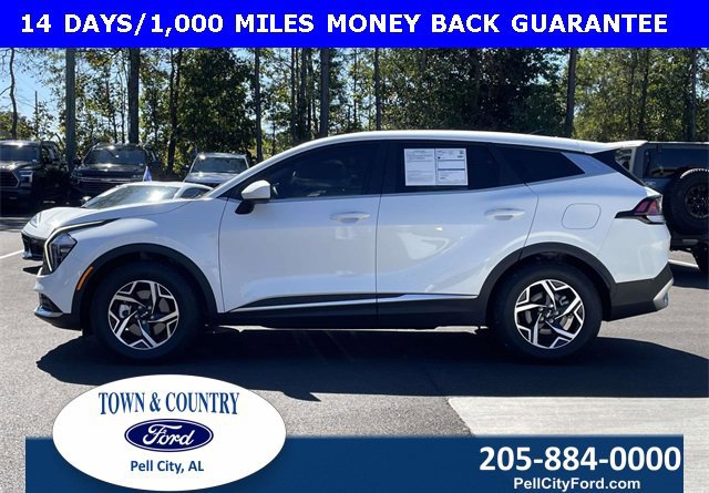 Used 2023 Kia Sportage LX image 2