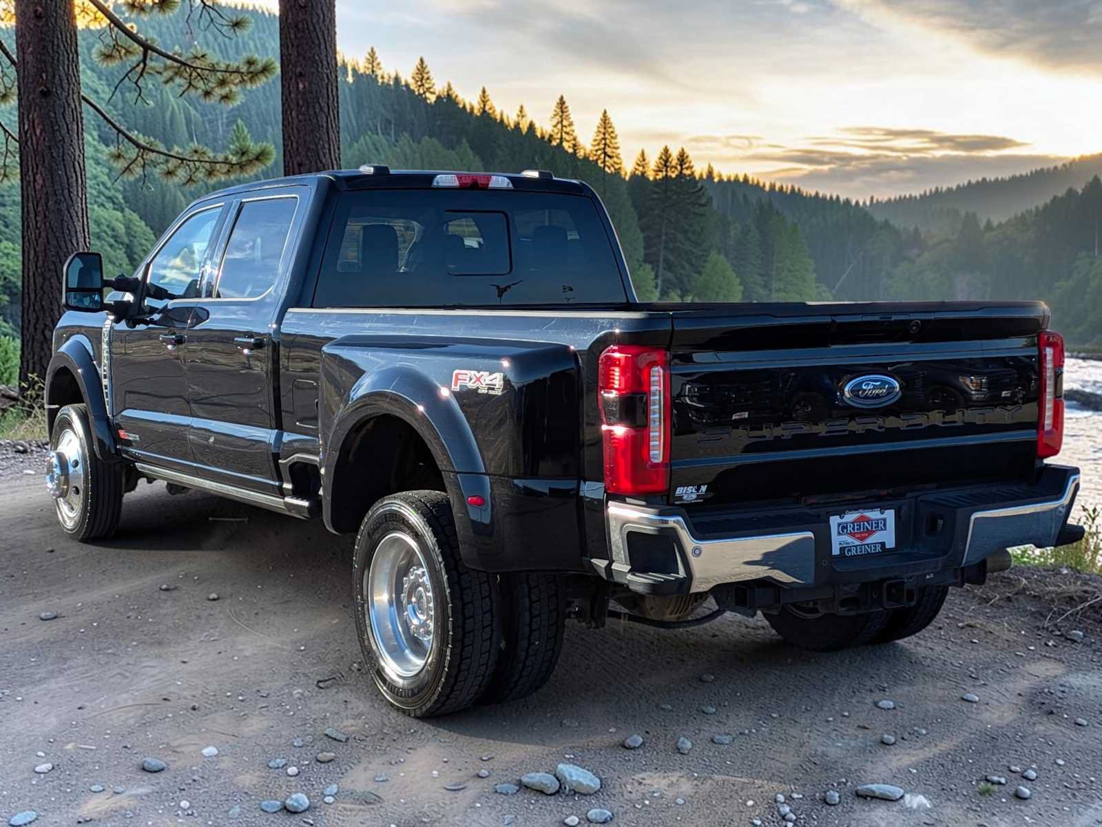 Certified 2024 Ford F450 Lariat w/ Lariat Ultimate Package AWD/4WD image 4