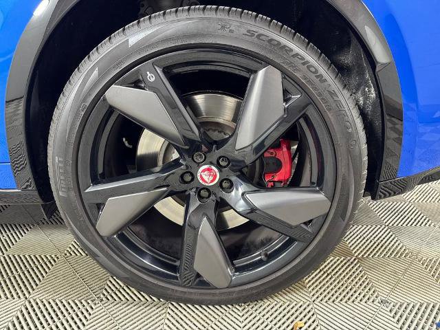 Used 2023 Jaguar F-PACE SVR image 12