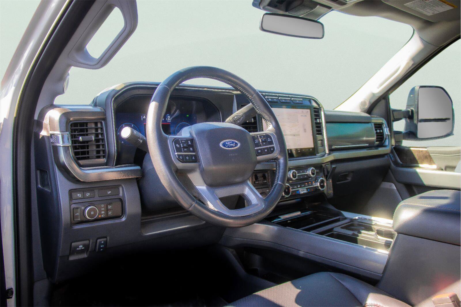 Certified 2024 Ford F250 Lariat w/ Lariat Ultimate Package AWD/4WD image 6
