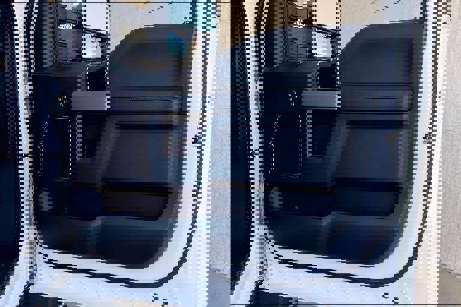 Certified 2022 Ford F450 Platinum w/ FX4 Off-Road Package image 23