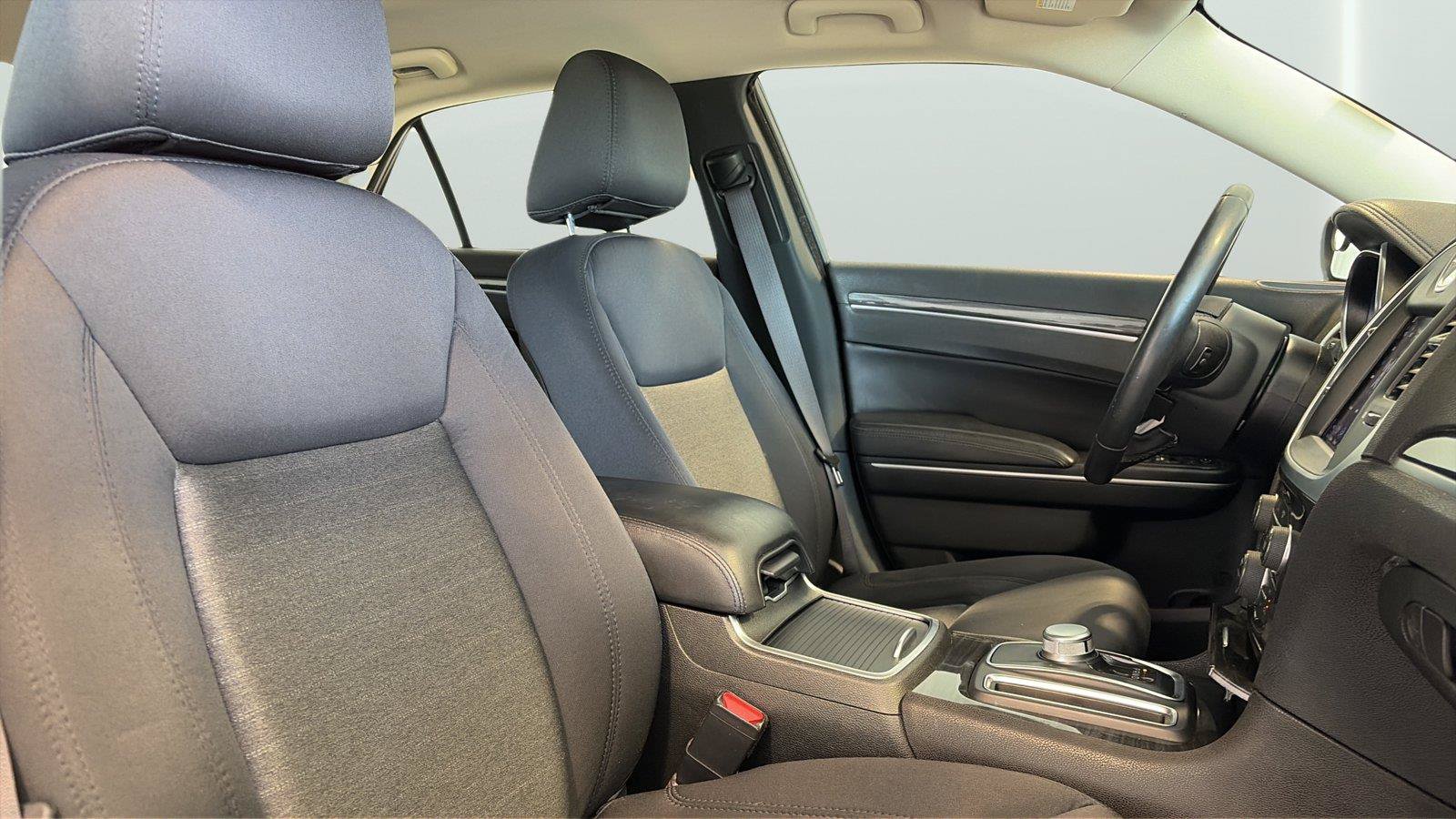 Used 2018 Chrysler 300 Touring w/ Sport Appearance Package RWD image 14