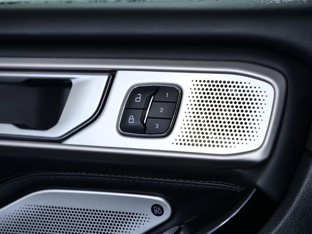 Certified 2021 Ford Explorer Platinum w/ Equipment Group 601A image 27