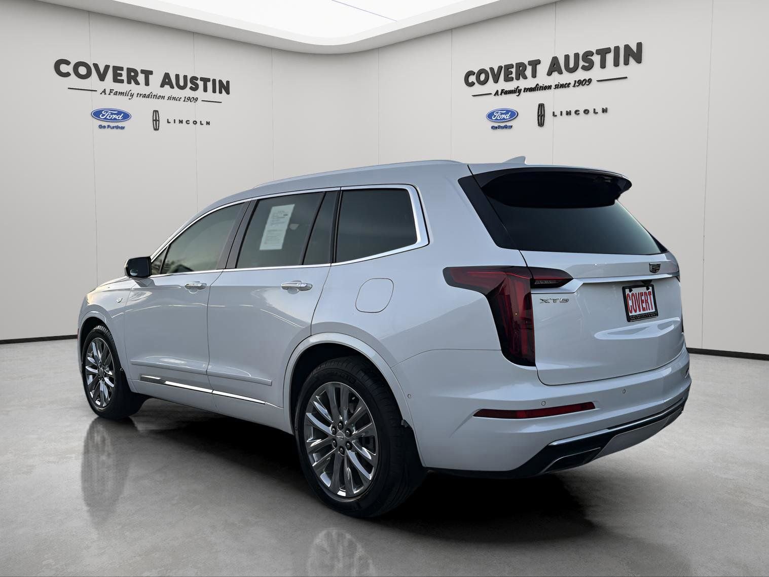 Used 2022 Cadillac XT6 Premium Luxury w/ Platinum Package image 3