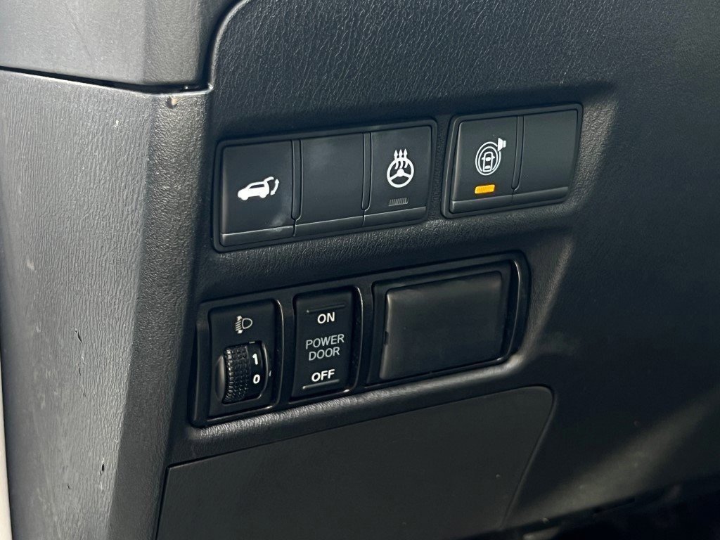 Used 2018 Nissan Armada Platinum w/ Captain Seat Package image 27