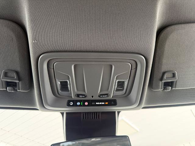 Used 2025 Chevrolet Silverado 1500 LT RWD image 19