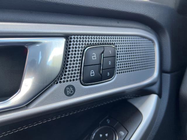 Certified 2022 Ford Explorer Limited w/ Hybrid Equipment Group 310A image 28