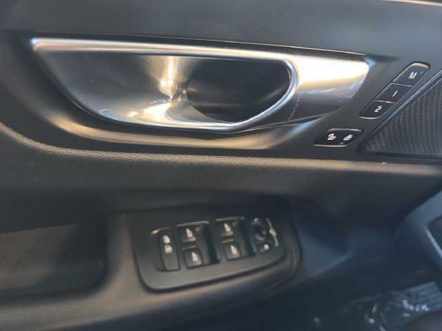 Used 2023 Volvo XC60 B5 Plus w/ Protection Package Premier FWD image 26