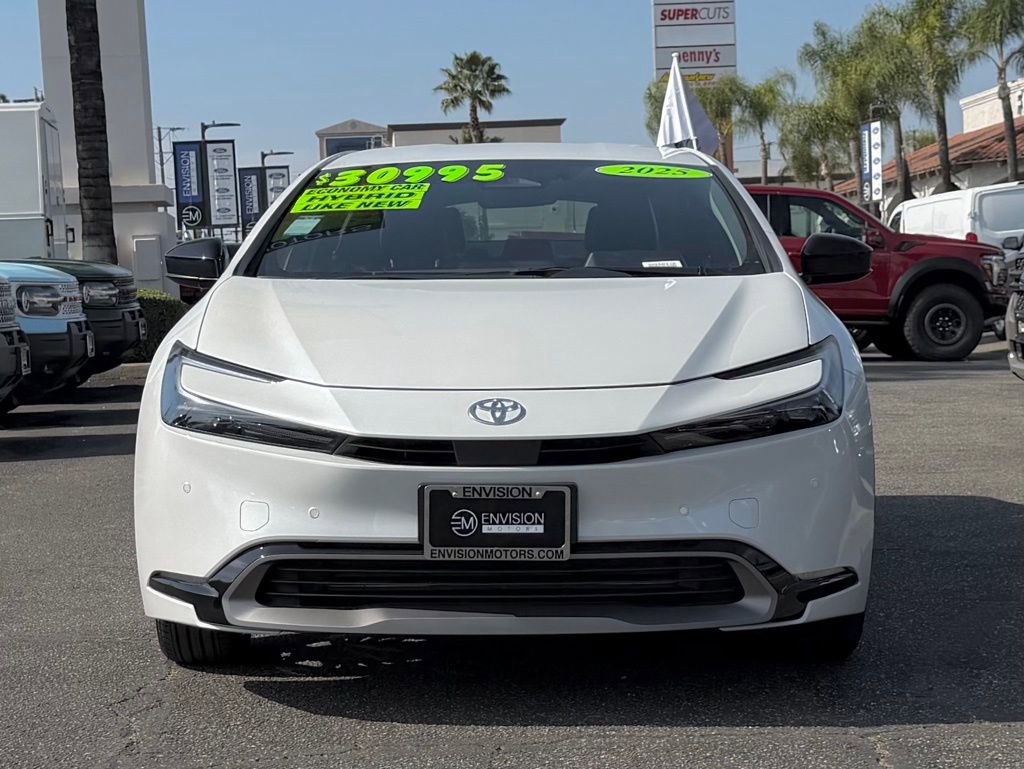 Used 2025 Toyota Prius XLE image 3