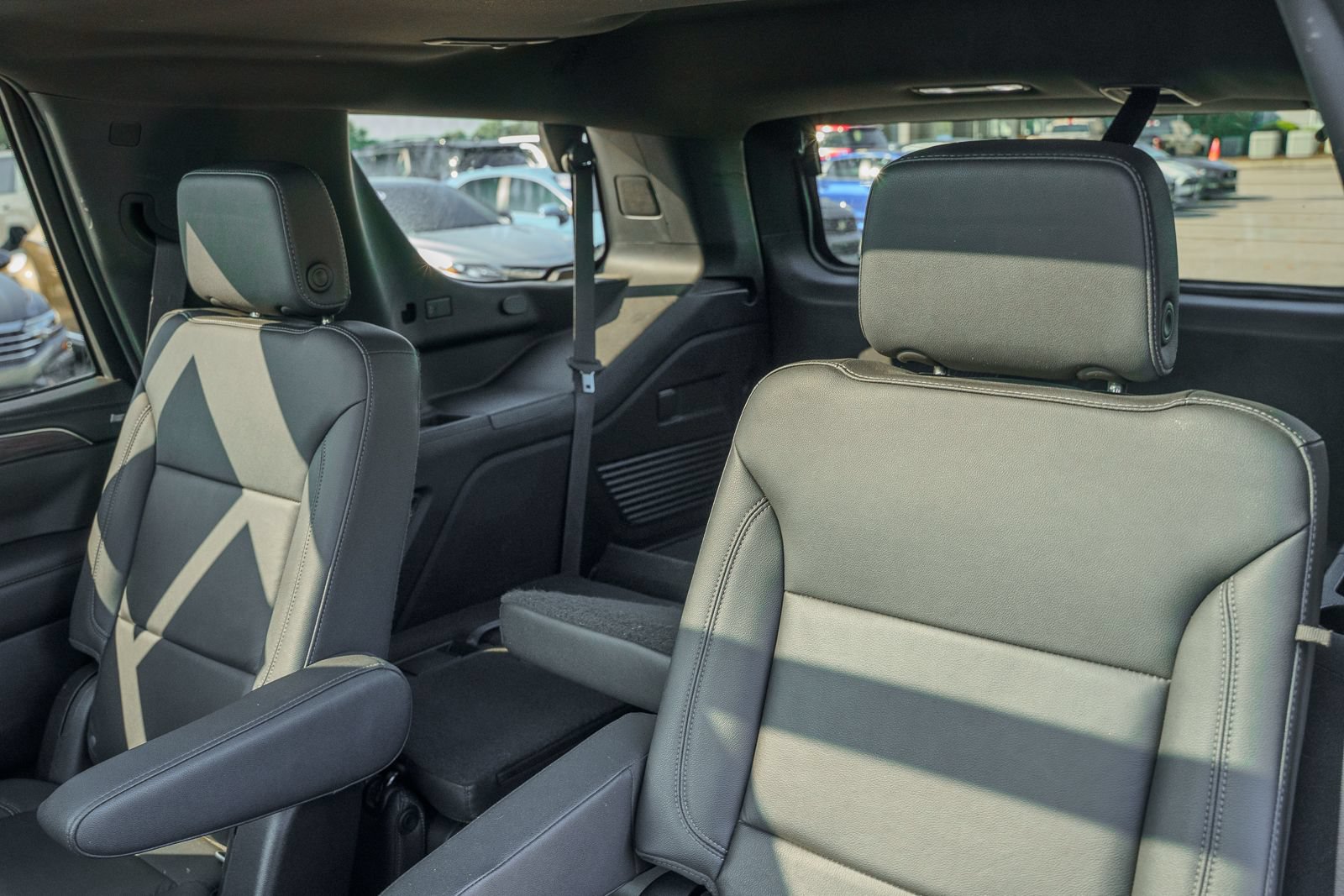 Used 2022 Chevrolet Tahoe Z71 AWD/4WD image 25