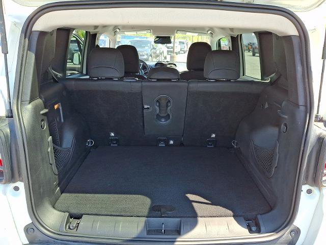 Used 2018 Jeep Renegade Latitude w/ Popular Equipment Group AWD/4WD image 28
