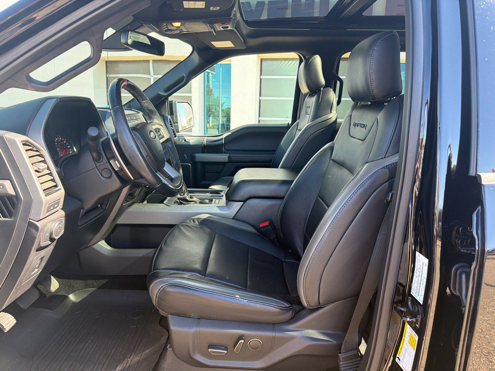 Certified 2018 Ford F150 Raptor w/ Equipment Group 802A Luxury AWD/4WD image 5